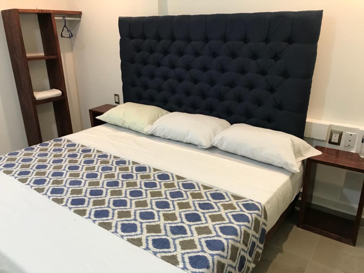 Hotel Plaza Amalia 3*